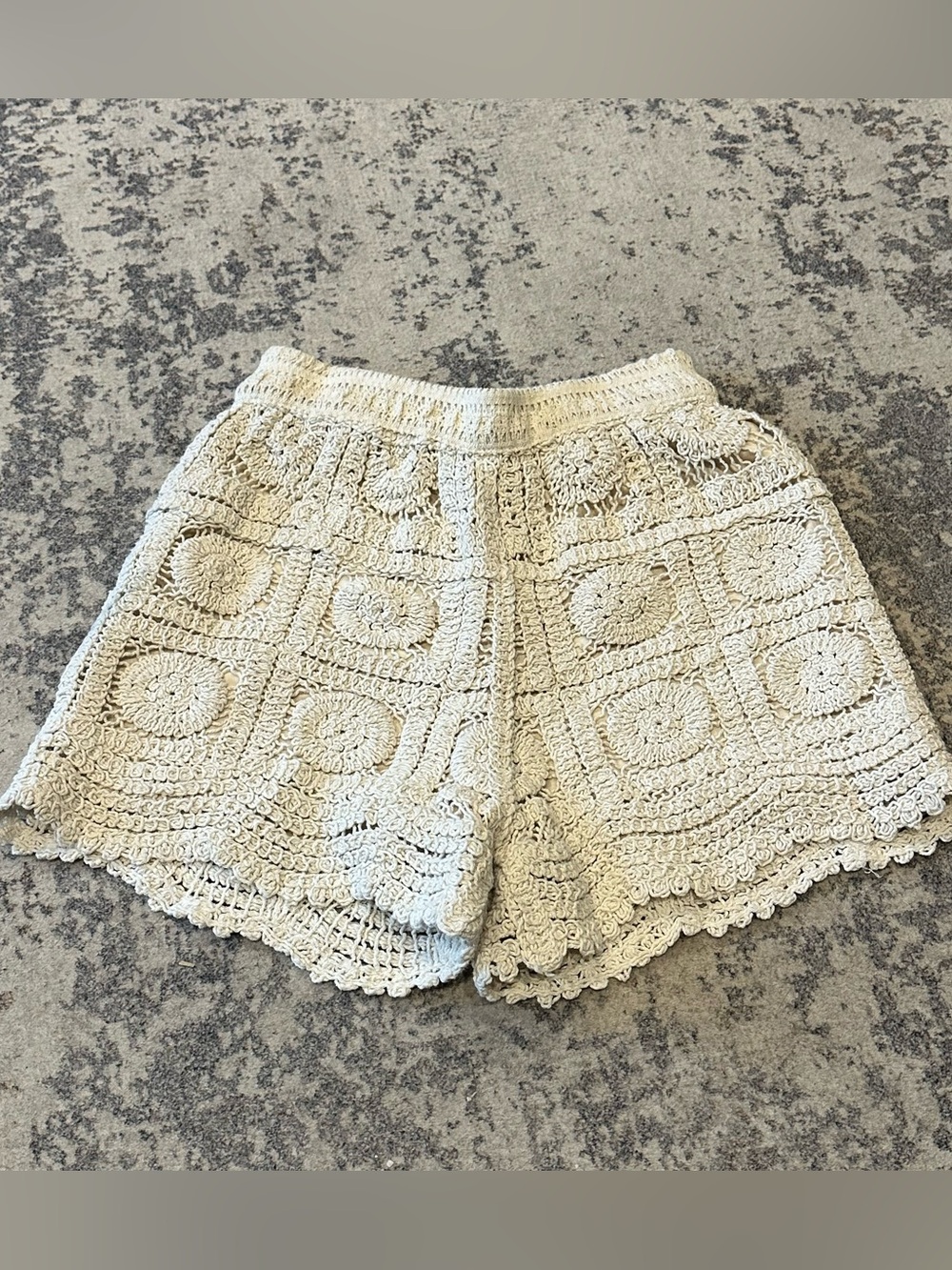 EUC Rebellion Again Boho Cream Crochet High-Waist Shorts--sz Small